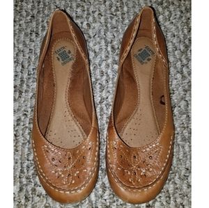 Earth Origins Brown Leather Flats - Size 6